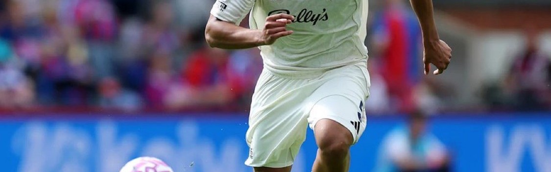 v体育-记者：拜仁正密切关注森林中卫穆里略，转会费用预计很昂贵