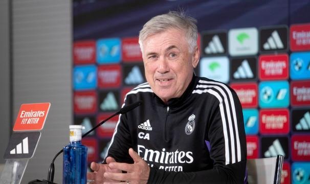 v站体育-安切洛蒂：本泽马会留下 我会继续执教皇马